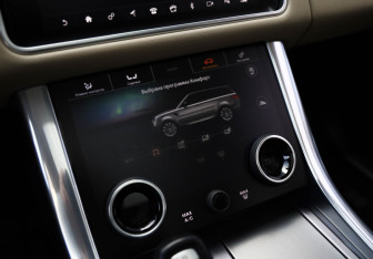 Подержанный автомобиль Land Rover Range Rover Sport 2018 года (18 фото)