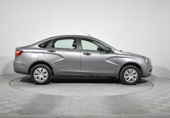 Подержанный автомобиль LADA (ВАЗ) Vesta Sedan 2019 года (4 фото)