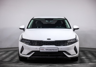 Подержанный автомобиль Kia K5 2020 года (2 фото)
