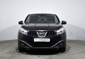Подержанный автомобиль Nissan Qashqai 2010 года (2 фото)