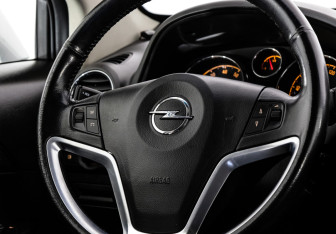 Подержанный автомобиль Opel Antara 2014 года (12 фото)