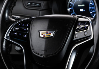 Подержанный автомобиль Cadillac Escalade Suv 2016 года (14 фото)
