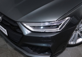 Подержанный автомобиль Audi A7 2019 года (10 фото)