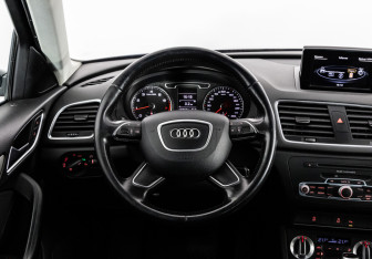 Подержанный автомобиль Audi Q3 2012 года (14 фото)