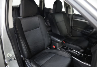 Подержанный автомобиль Mitsubishi Outlander 2017 года (23 фото)