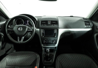 Подержанный автомобиль Skoda Yeti 2016 года (13 фото)