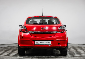 Подержанный автомобиль Opel Astra Hatchback 2007 года (6 фото)
