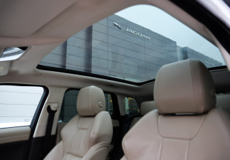 Подержанный автомобиль Land Rover Range Rover Evoque 2017 года (26 фото)