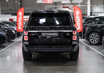 Подержанный автомобиль Land Rover Range Rover 2015 года (9 фото)
