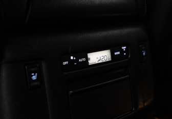 Подержанный автомобиль Infiniti QX80 2017 года (26 фото)