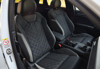 Подержанный автомобиль Audi Q3 2025 года (27 фото)