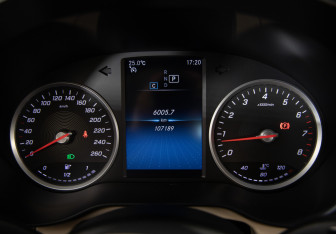 Подержанный автомобиль Mercedes-Benz GLC Coupe 2021 года (10 фото)