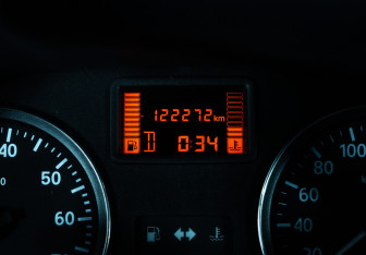 Подержанный автомобиль Nissan Terrano 2014 года (17 фото)