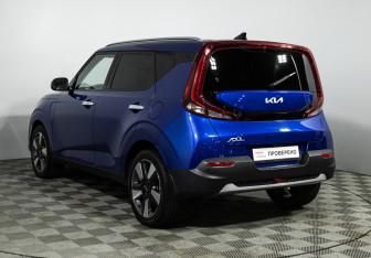 Подержанный автомобиль Kia Soul 2022 года (7 фото)