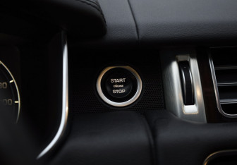 Подержанный автомобиль Land Rover Range Rover 2013 года (16 фото)