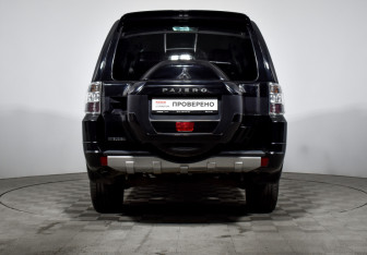 Подержанный автомобиль Mitsubishi Pajero 2018 года (6 фото)
