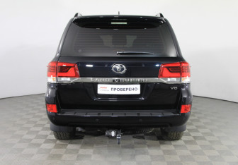 Подержанный автомобиль Toyota Land Cruiser Suv 2018 года (5 фото)
