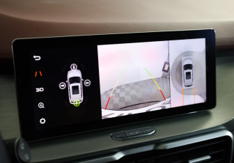 Подержанный автомобиль Geely Coolray 2020 года (18 фото)