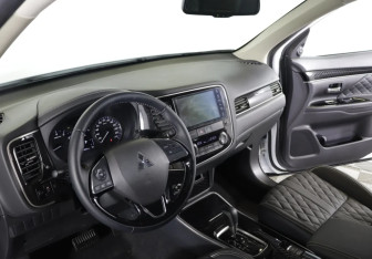 Новый Mitsubishi Outlander 2022 (6 фото)