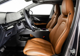 Подержанный автомобиль Omoda C5 2024 года (25 фото)