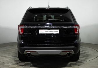 Подержанный автомобиль Ford Explorer 2017 года (6 фото)