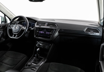 Подержанный автомобиль Volkswagen Tiguan 2017 года (10 фото)