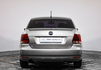 Подержанный автомобиль Volkswagen Polo Sedan 2015 года (5 фото)