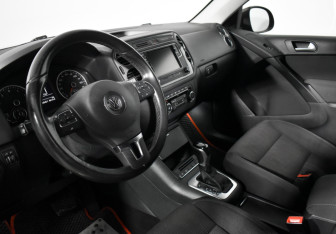 Подержанный автомобиль Volkswagen Tiguan 2015 года (9 фото)
