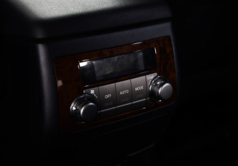 Подержанный автомобиль Toyota Highlander 2011 года (18 фото)