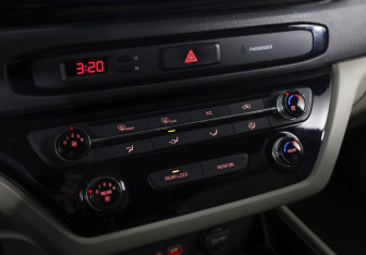 Подержанный автомобиль Kia Carnival 2018 года (16 фото)