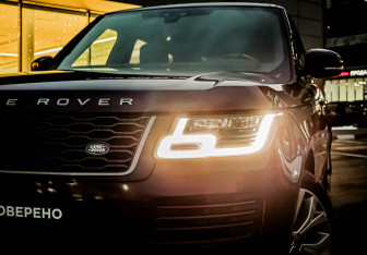 Подержанный автомобиль Land Rover Range Rover 2018 года (2 фото)