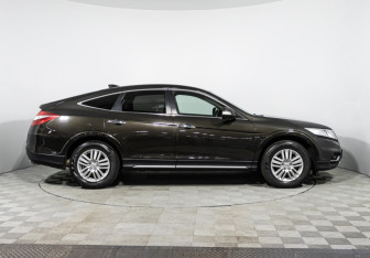 Подержанный автомобиль Honda Crosstour 2014 года (4 фото)