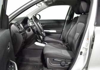 Подержанный автомобиль Suzuki Vitara 2015 года (10 фото)