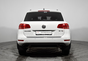 Подержанный автомобиль Volkswagen Touareg 2012 года (6 фото)