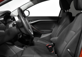 Подержанный автомобиль LADA (ВАЗ) Vesta Sedan 2018 года (10 фото)