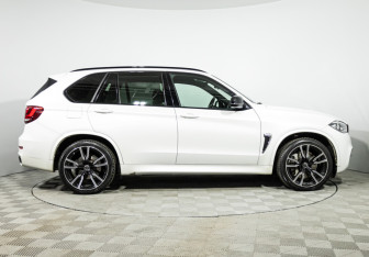 Подержанный автомобиль BMW X5 2017 года (4 фото)