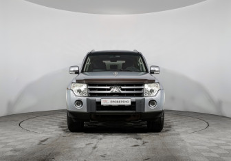 Подержанный автомобиль Mitsubishi Pajero 2008 года (2 фото)