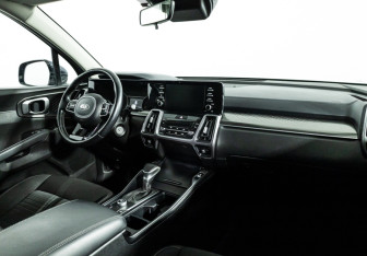 Подержанный автомобиль Kia Sorento 2021 года (10 фото)