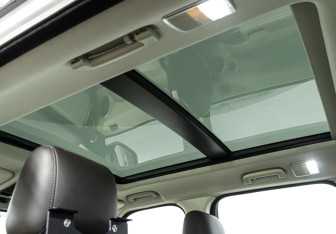 Подержанный автомобиль Land Rover Range Rover Sport 2017 года (15 фото)