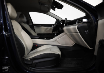 Подержанный автомобиль Kia K5 2020 года (25 фото)