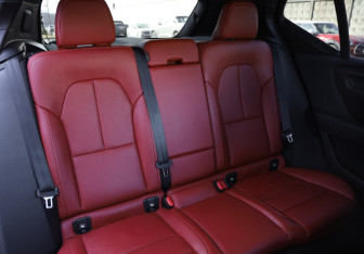 Подержанный автомобиль Volvo XC40 2019 года (26 фото)