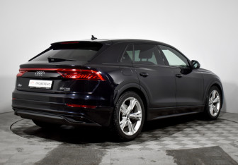 Подержанный автомобиль Audi Q8 2019 года (5 фото)