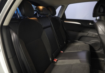 Подержанный автомобиль Citroen C4 Hatchback 2012 года (12 фото)