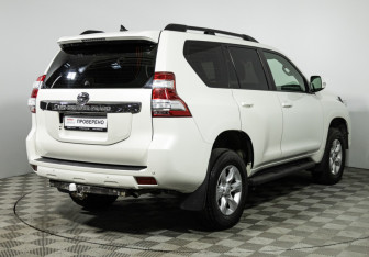 Подержанный автомобиль Toyota Land Cruiser Prado 2013 года (5 фото)