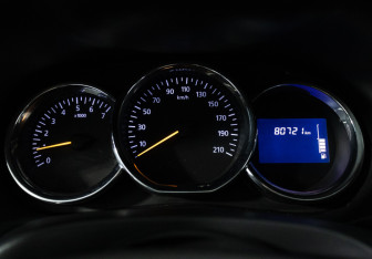 Подержанный автомобиль Renault Duster 2017 года (12 фото)