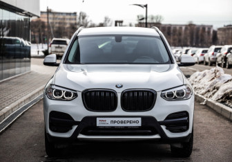Подержанный автомобиль BMW X3 2020 года (3 фото)