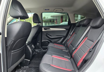Подержанный автомобиль Haval F7 2022 года (10 фото)