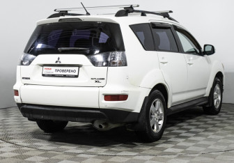 Подержанный автомобиль Mitsubishi Outlander 2011 года (5 фото)