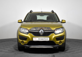 Подержанный автомобиль Renault Sandero 2018 года (2 фото)