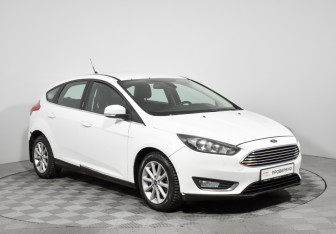 Подержанный автомобиль Ford Focus Hatchback 2017 года (3 фото)